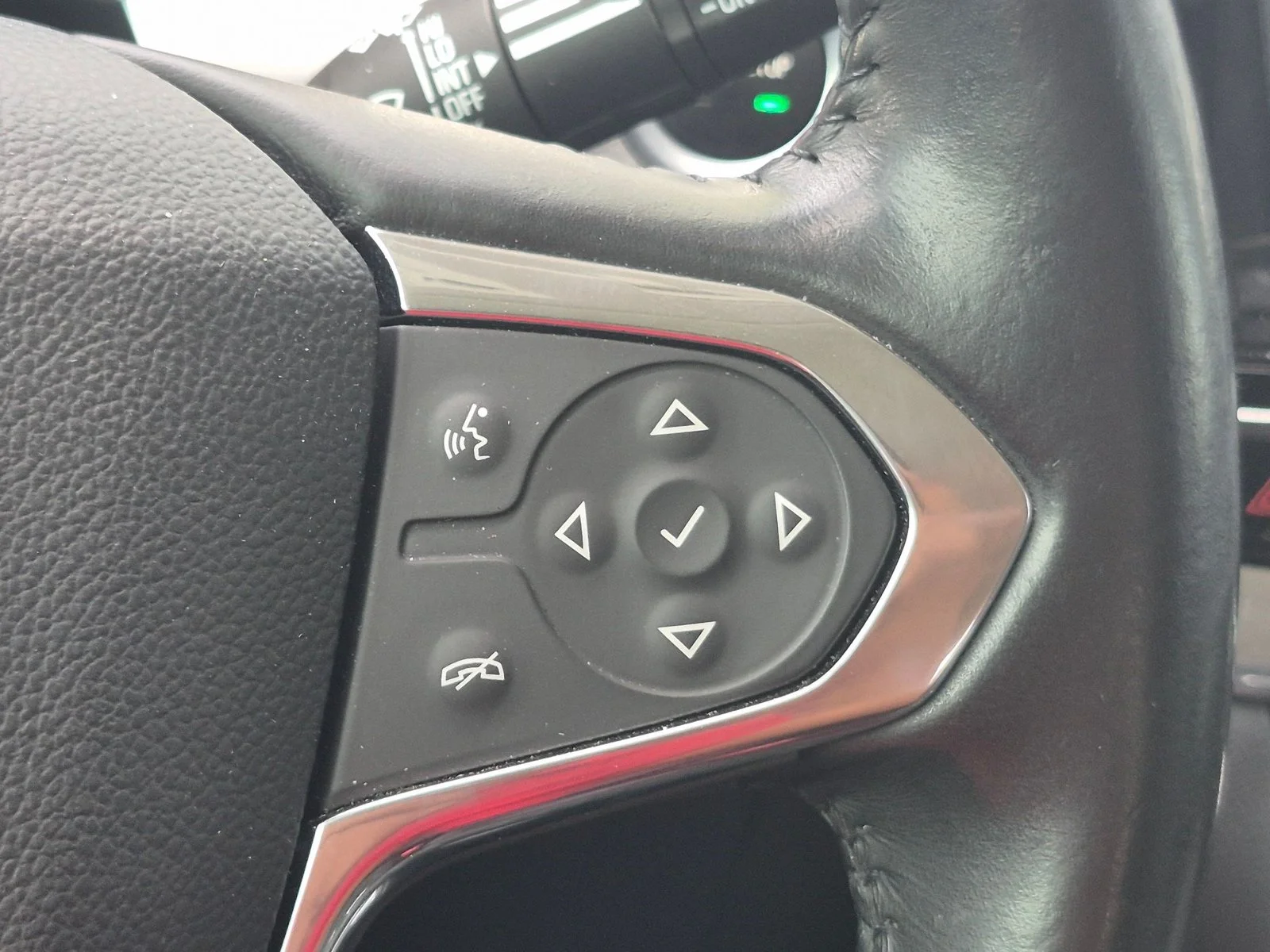 Used 2019 Satin Steel Metallic Chevrolet LT Cloth image 12