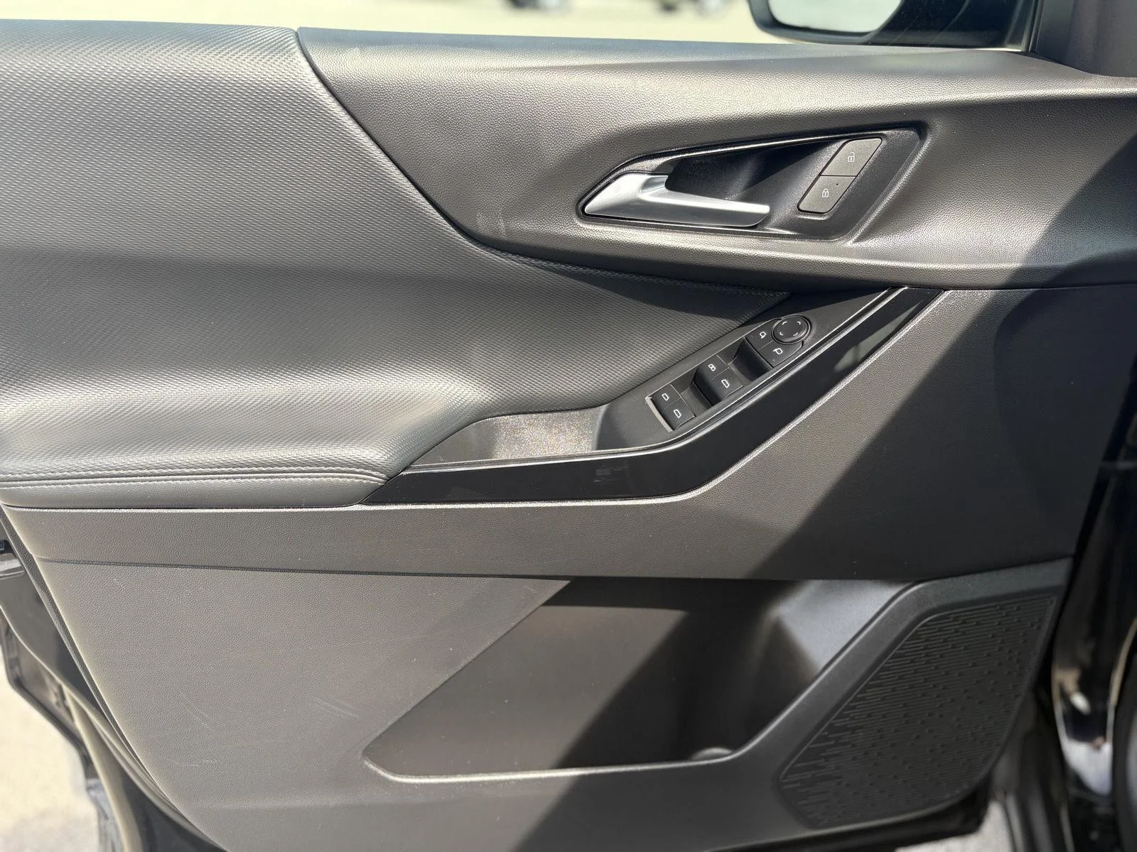 2025 Chevrolet Equinox LT - Photo 26