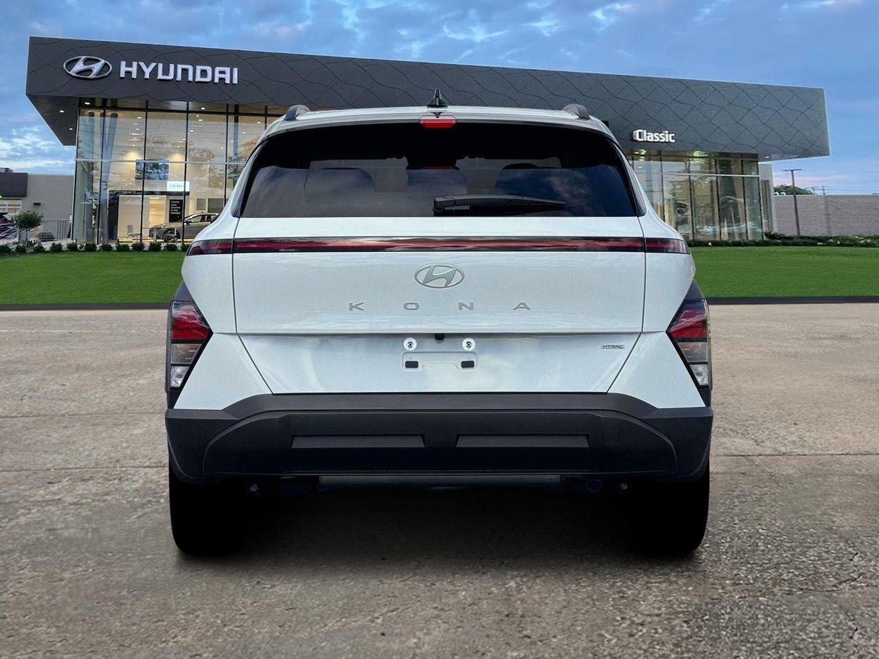 New 2026 Atlas White Hyundai SEL Sport image 6