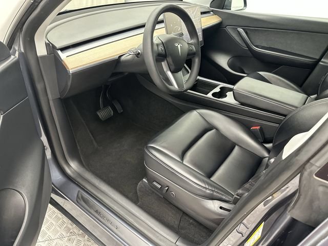 2022 Tesla Model Y Long Range - Photo 11