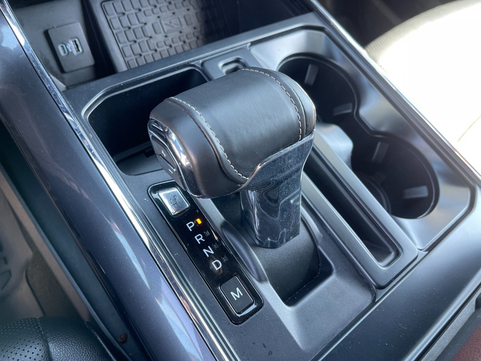 Used 2023 Gray Metallic Ford Lariat image 23