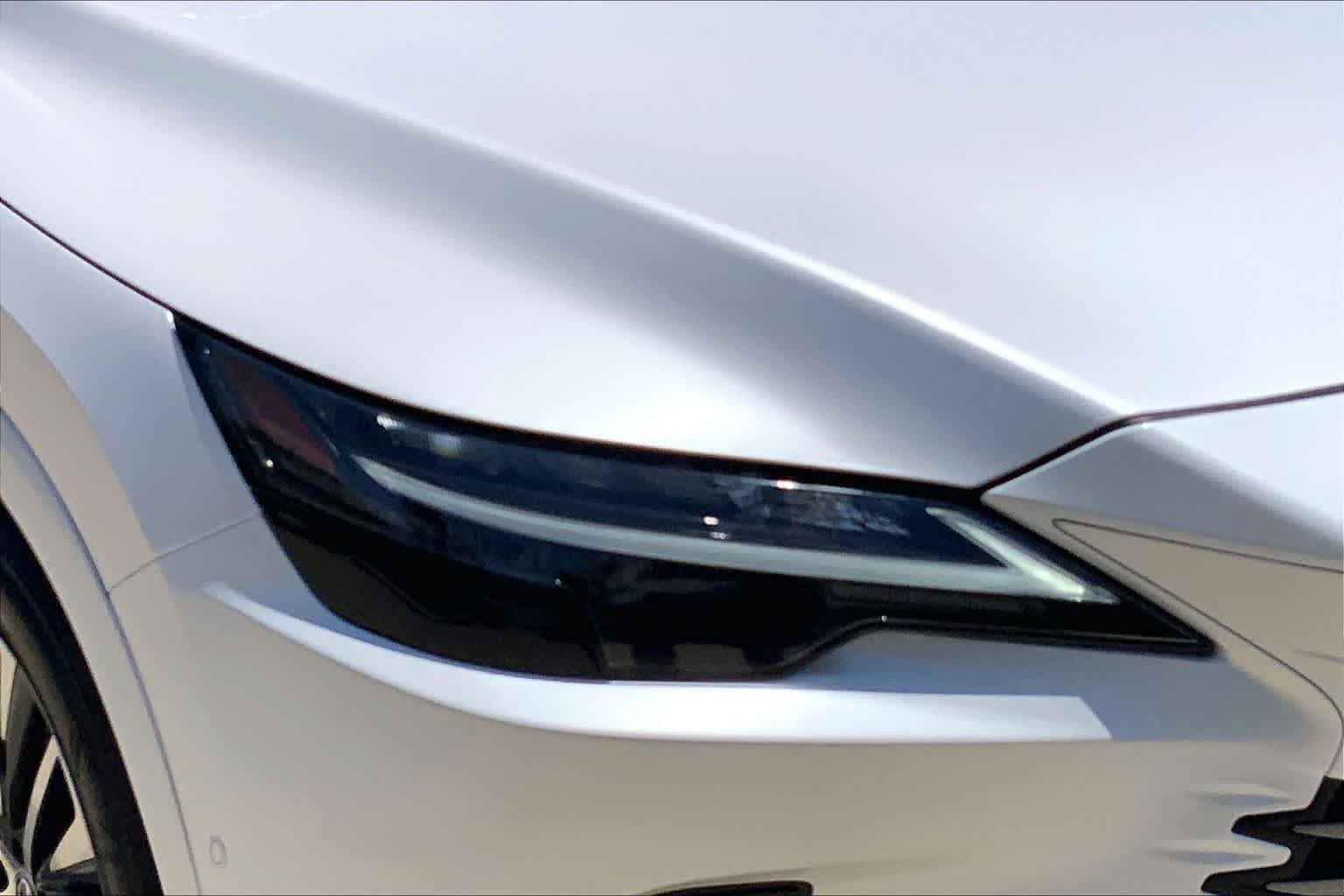 Used 2024 Eminent White Pearl Lexus Premium Plus image 27