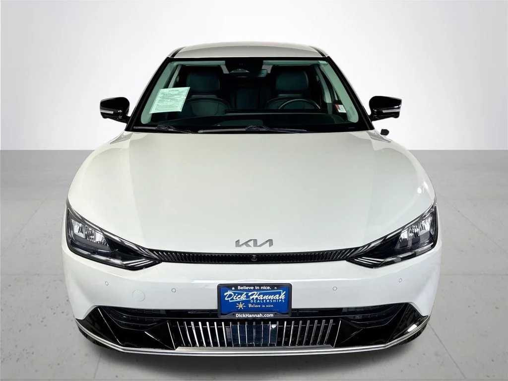 Used 2022 White Kia Wind image 3