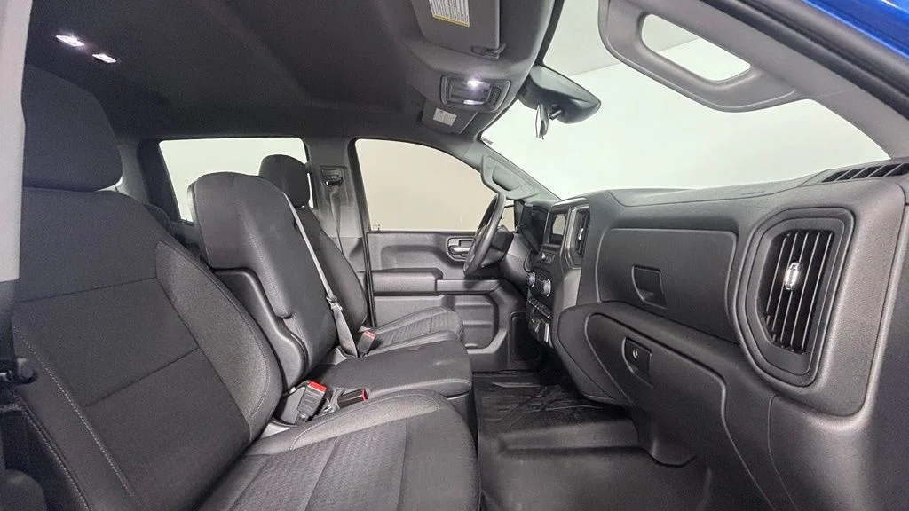 Used 2023 Blue Chevrolet Custom image 27