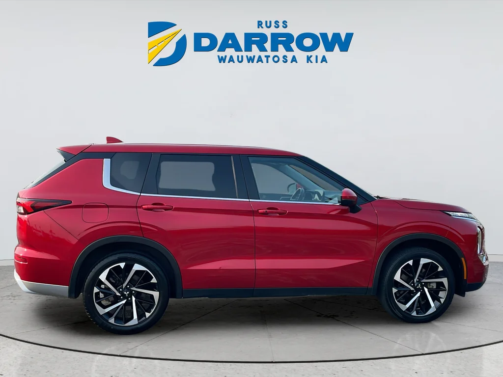 Used 2024 Red Mitsubishi SE image 6