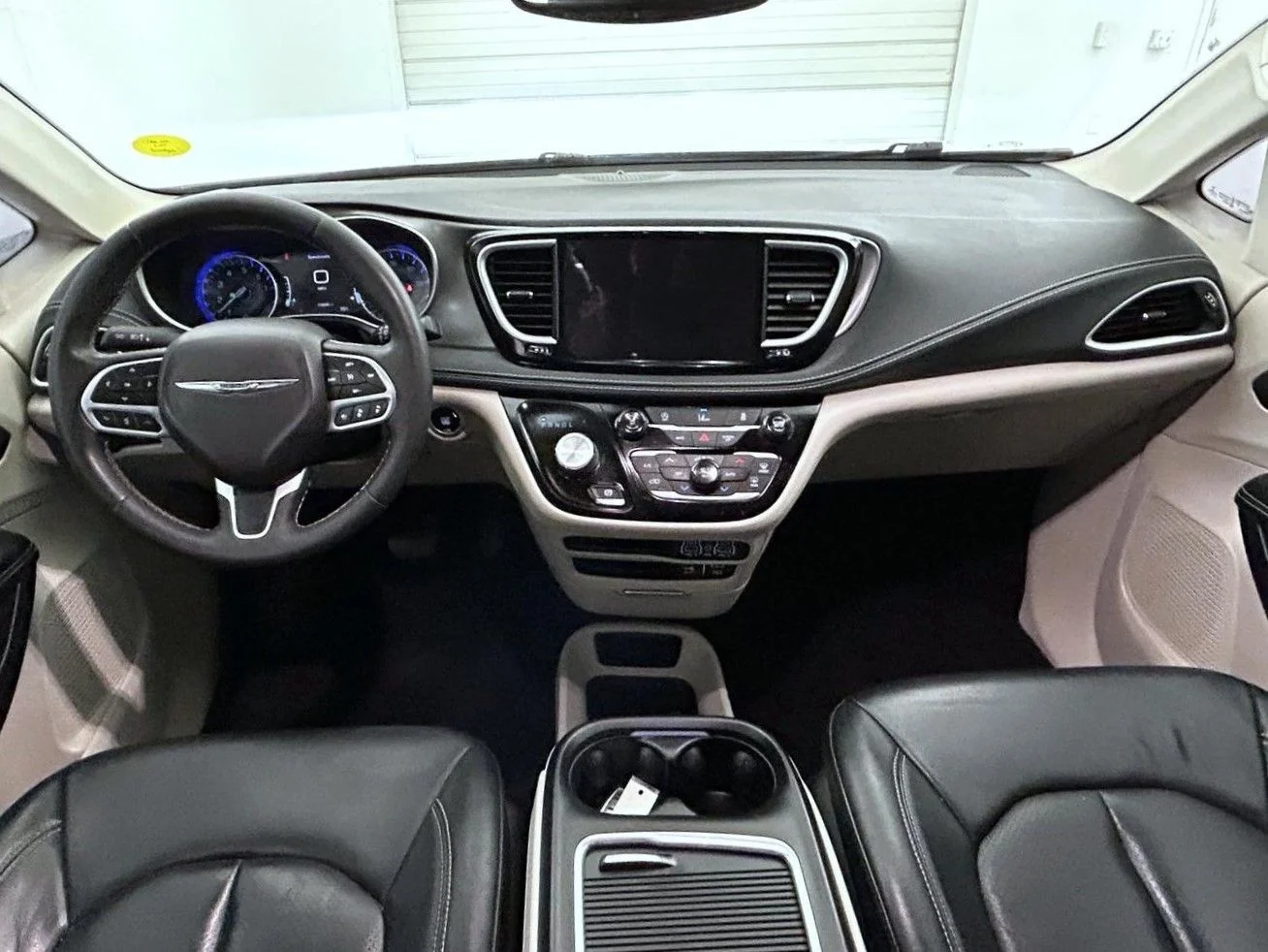 Used 2022 Black Chrysler Touring L image 13