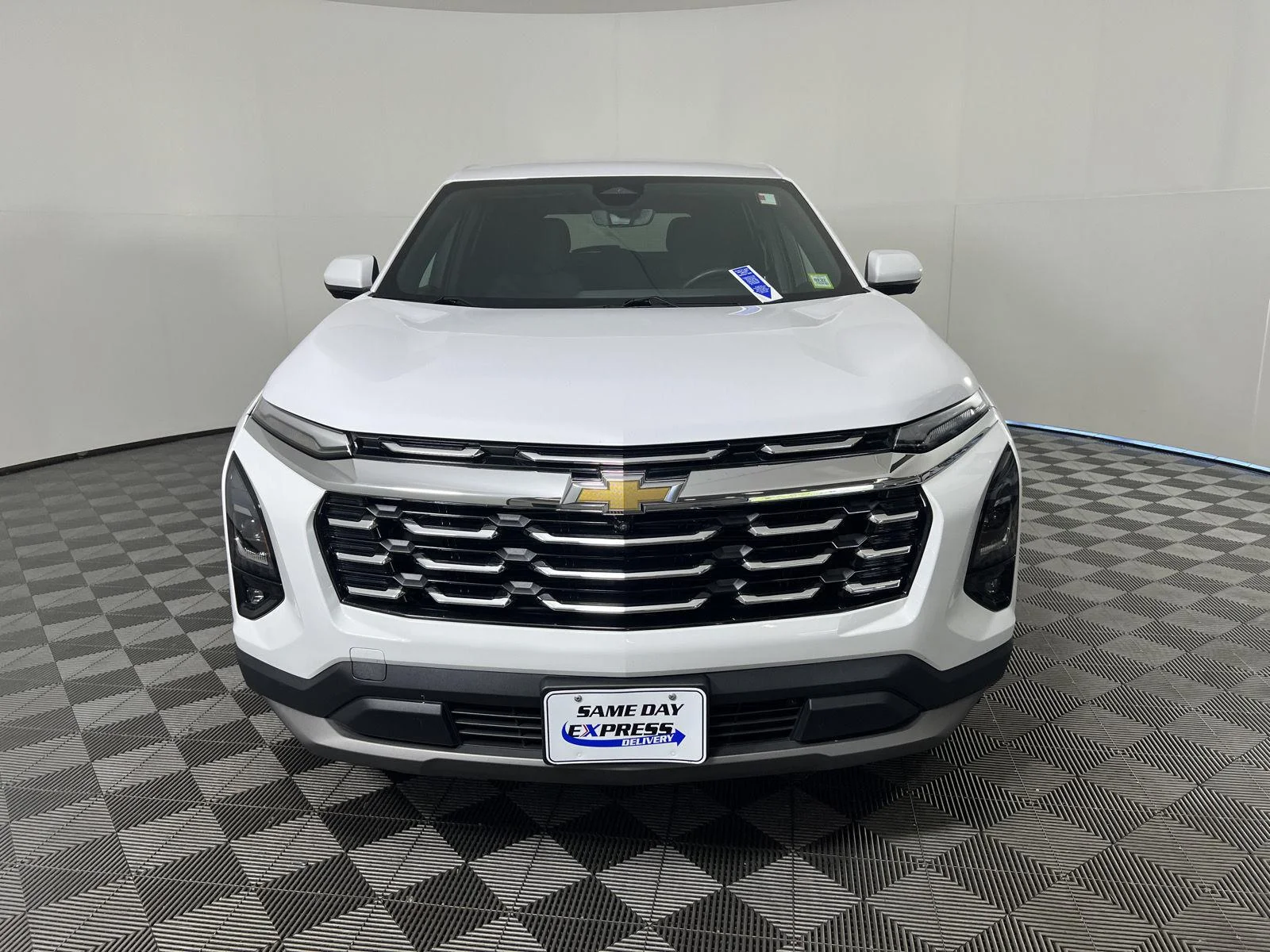 Used 2025 Summit White Chevrolet LT image 29