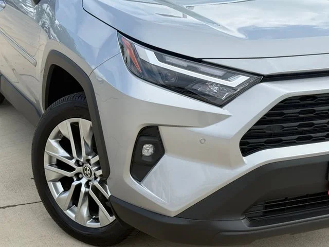 Certified Used 2025 Silver Toyota XLE Premium image 3