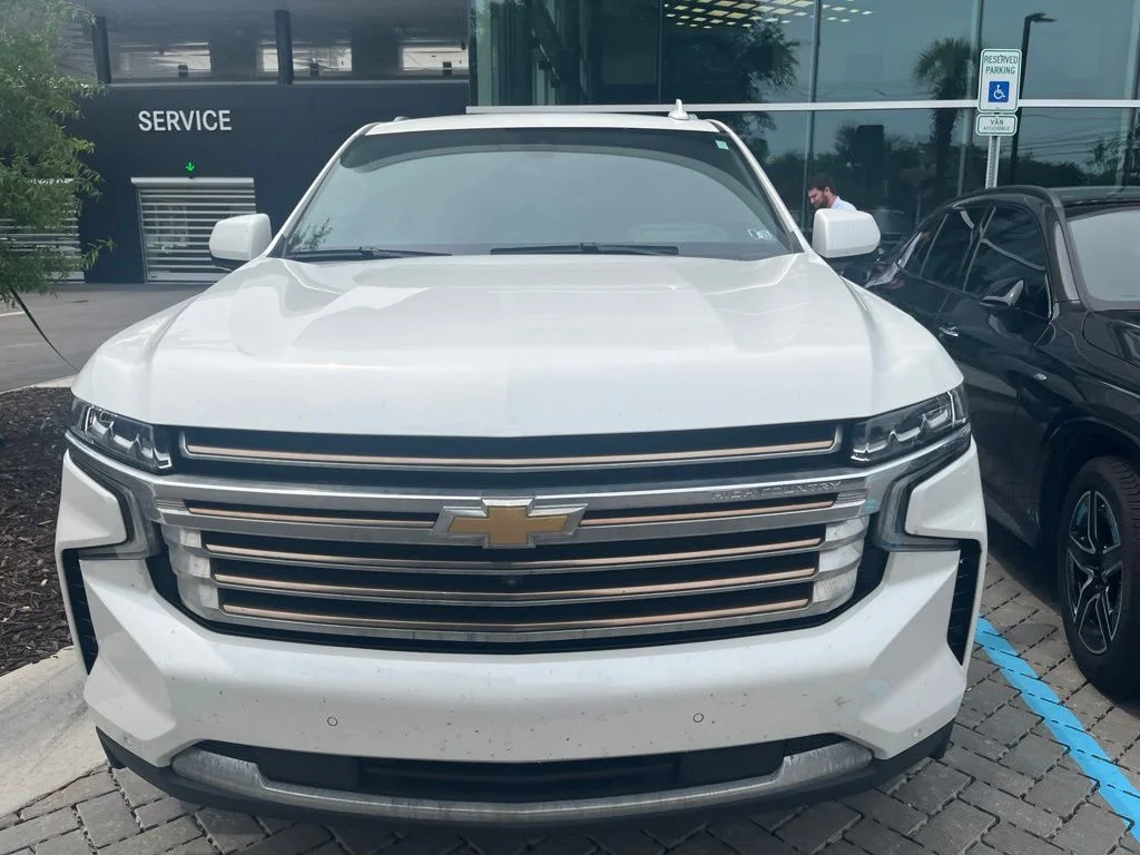 Used 2021 Pearl Chevrolet High Country image 2