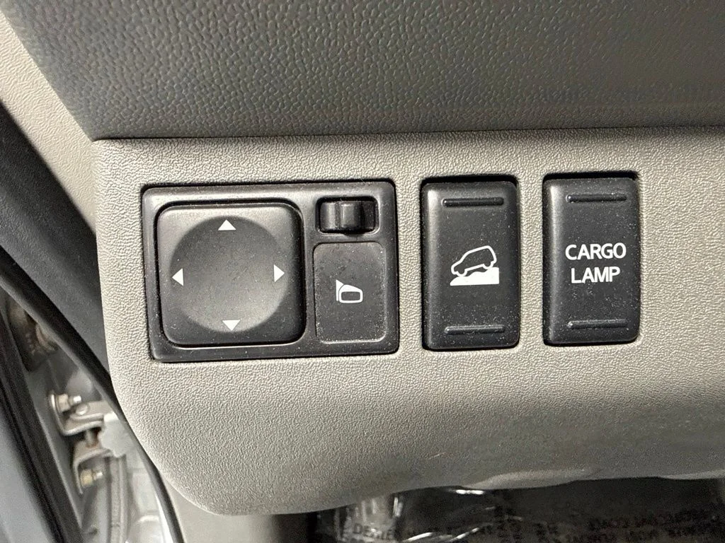 Used 2016 Silver Nissan SV image 12