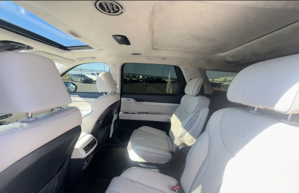 Used 2022 Maroon Hyundai Limited image 3