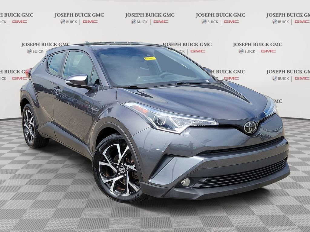 2018 Toyota C-HR XLE Premium's photo