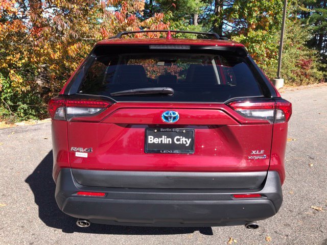 Used 2024 Pearl Toyota XLE Premium image 6