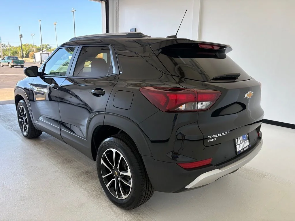 Used 2024 Black Chevrolet LT image 19