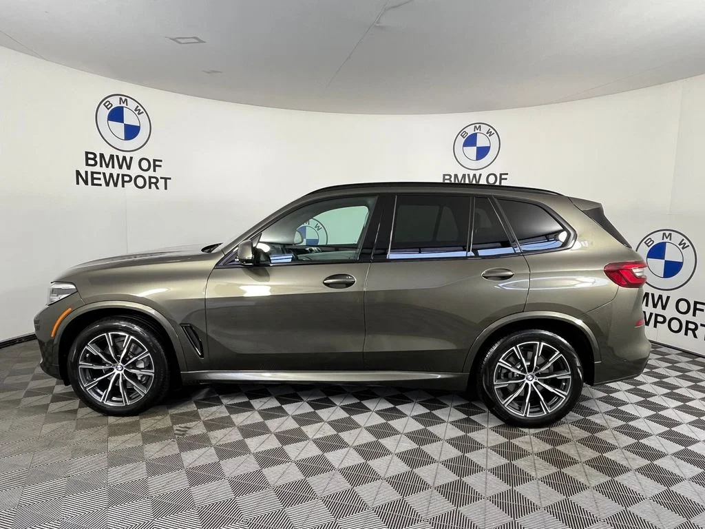 Certified Used 2023 Manhattan Green Metallic BMW xDrive40i image 13