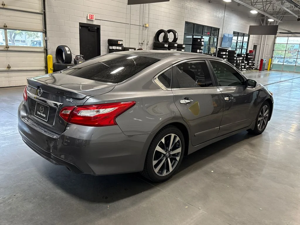 Used 2016 Gray Nissan 2.5 SR image 4