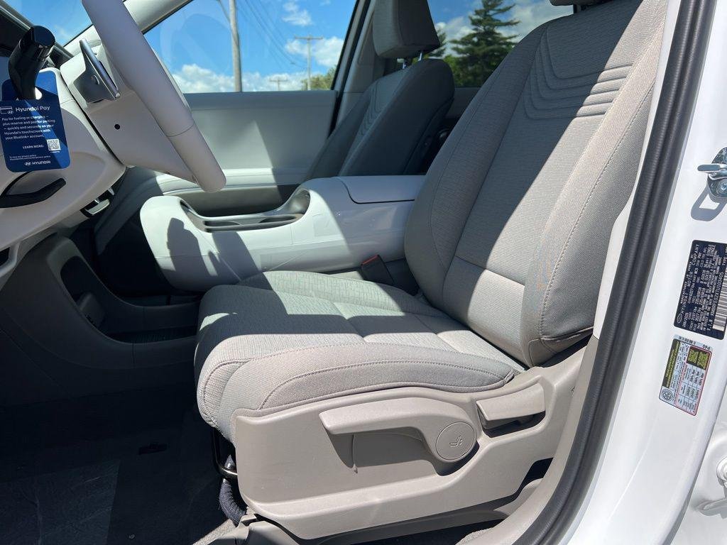 New 2026 White Hyundai SE AWD image 14