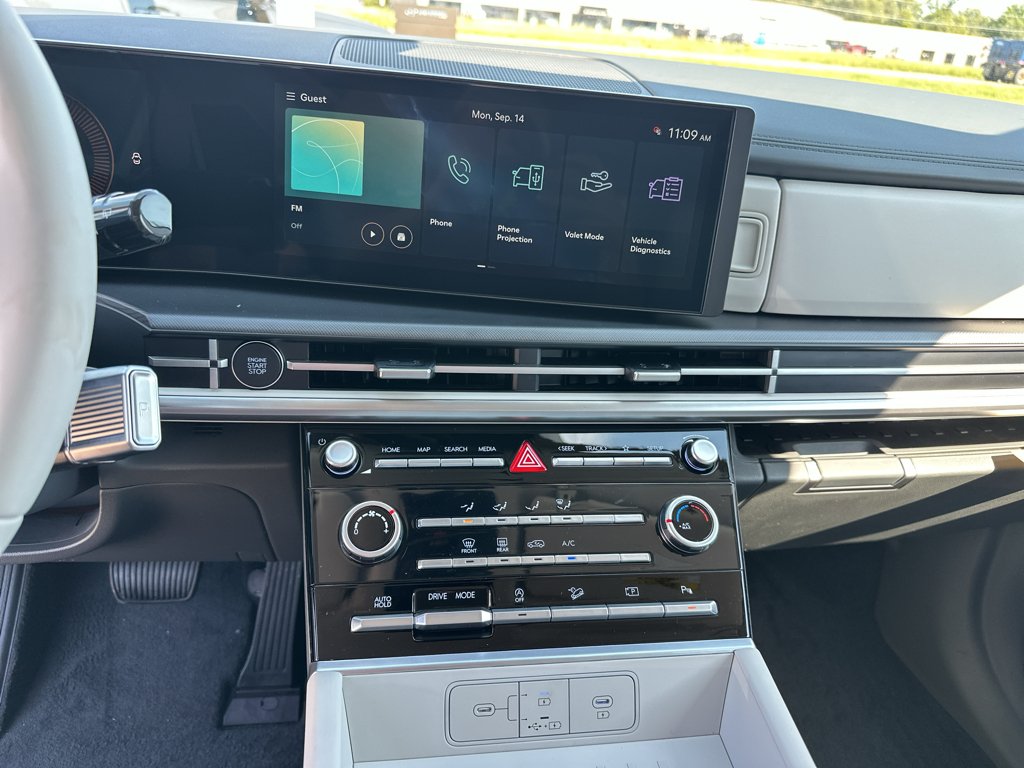 New 2027 Serenity White Hyundai SE image 5