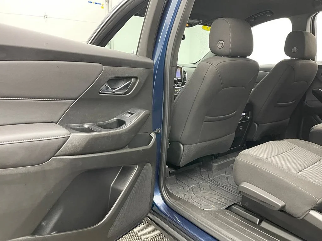 Used 2023 Northsky Blue Metallic Chevrolet LT Cloth image 38