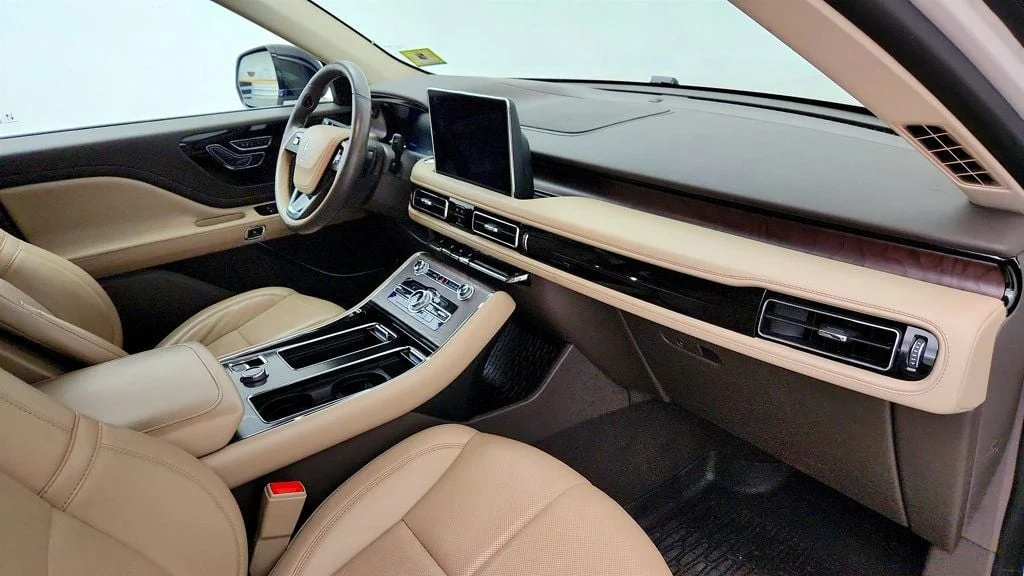 Used 2021 Ceramic Pearl Lincoln Reserve AWD w/ Elements Package Plus image 26