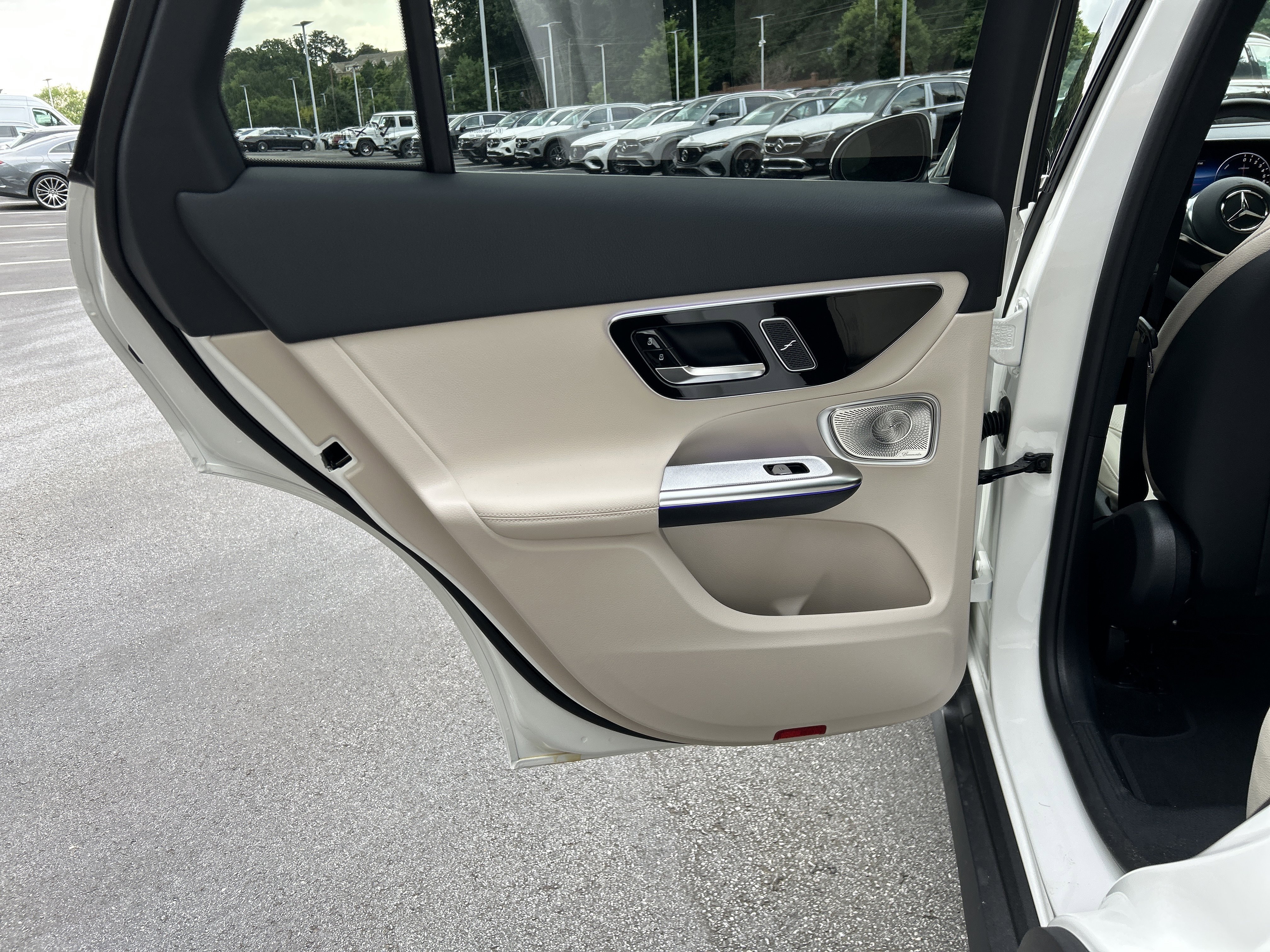 New 2026 Polar White Mercedes-Benz GLC 350e 4MATIC® SUV image 35