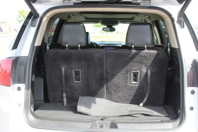 Used 2017 Silver GMC Denali image 23