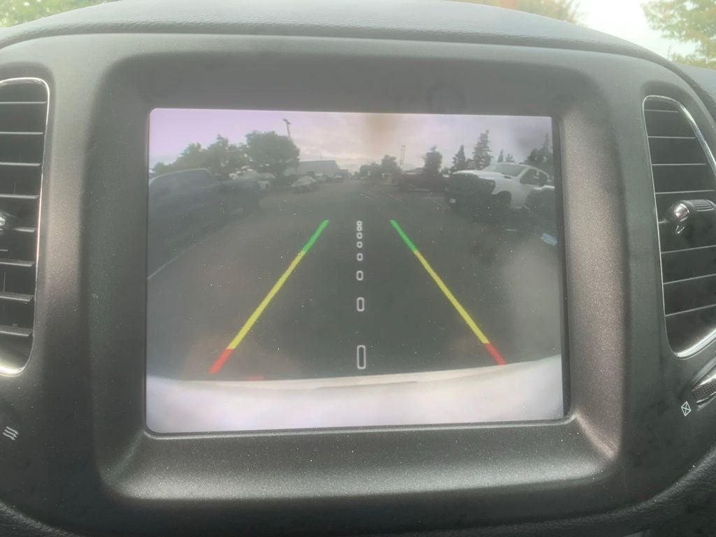 Used 2019 White Clearcoat Jeep Trailhawk image 21