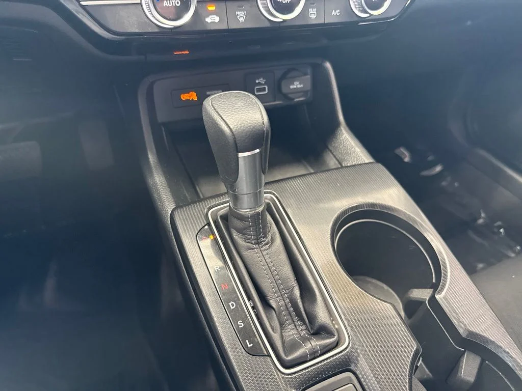 Used 2023 White Honda LX image 22