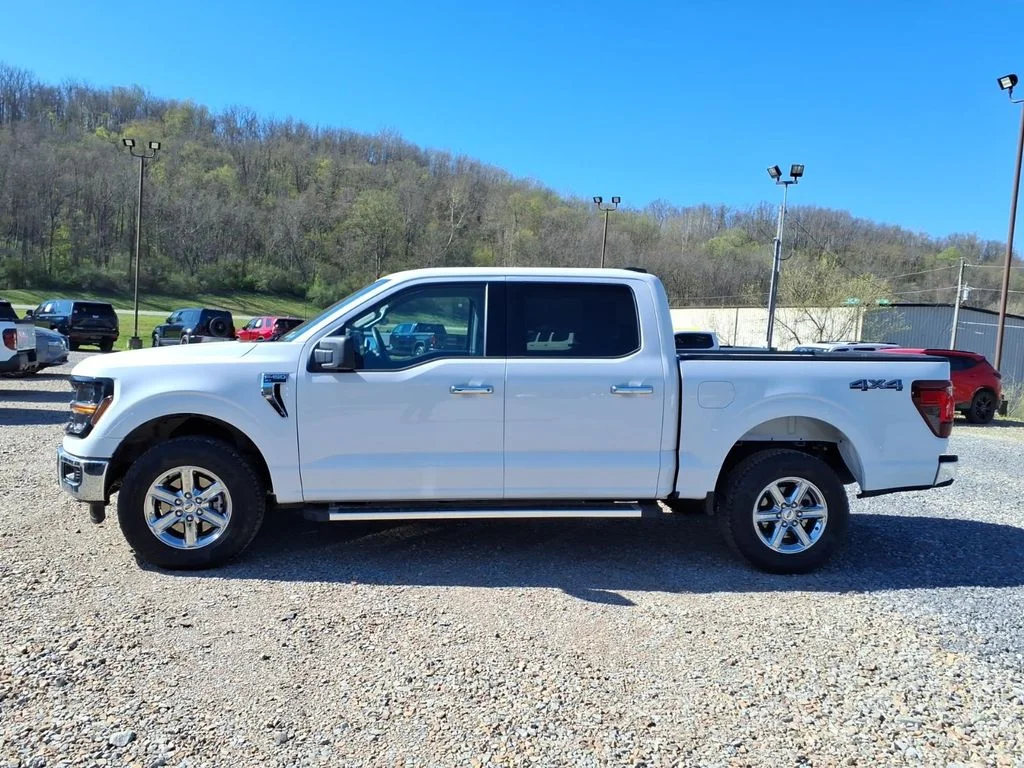 Used 2025 White Ford XLT image 4