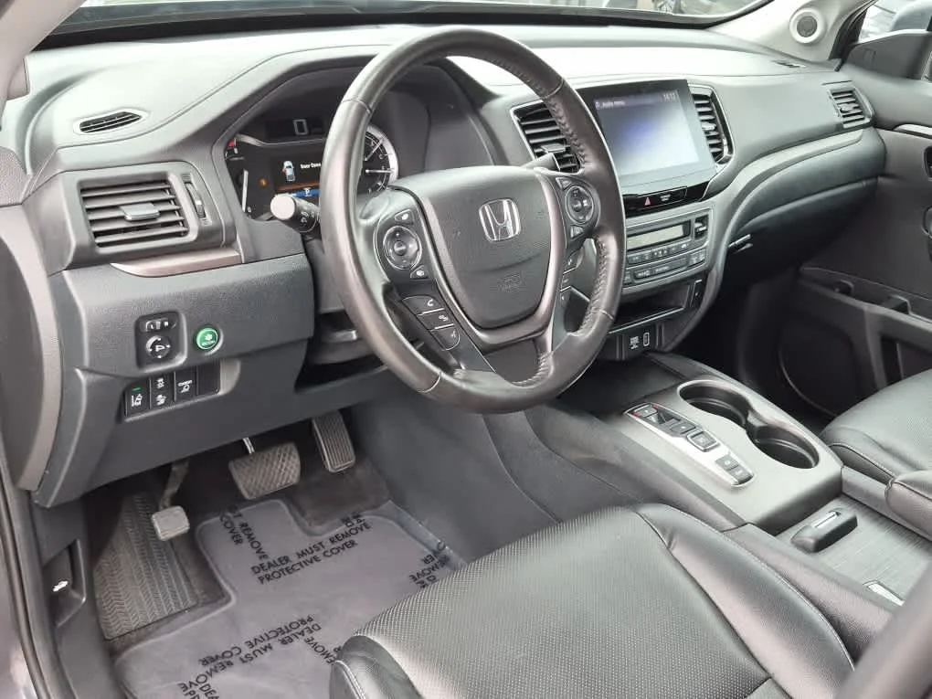 Used 2023 Modern Steel Metallic Honda RTL image 11