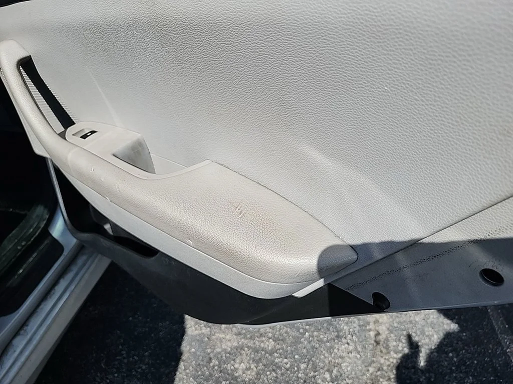 Used 2019 Silver Hyundai SE image 16