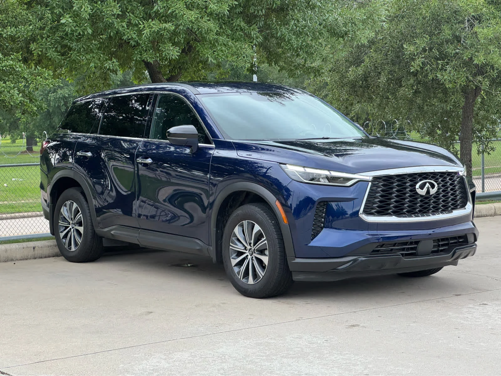 Certified Used 2025 Grand Blue INFINITI PURE image 4