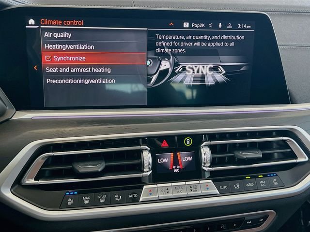 Used 2022 Black BMW xDrive40i image 17