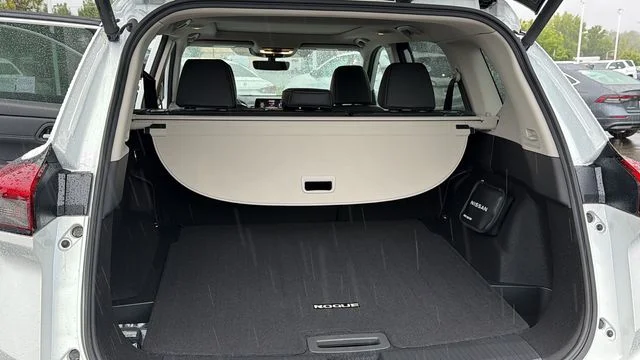 2026 Nissan Rogue Dark Armor - Photo 14