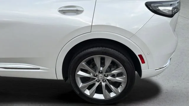 Used 2023 White Frost Tricoat Buick Avenir image 36