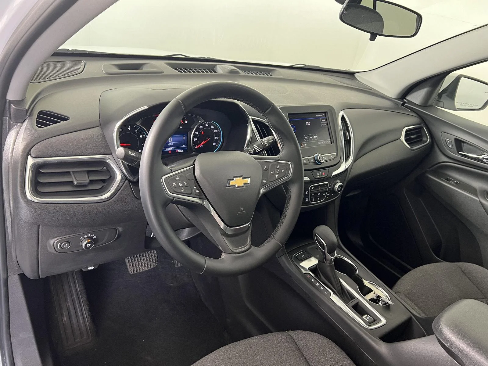 Used 2024 Summit White Chevrolet LT image 5