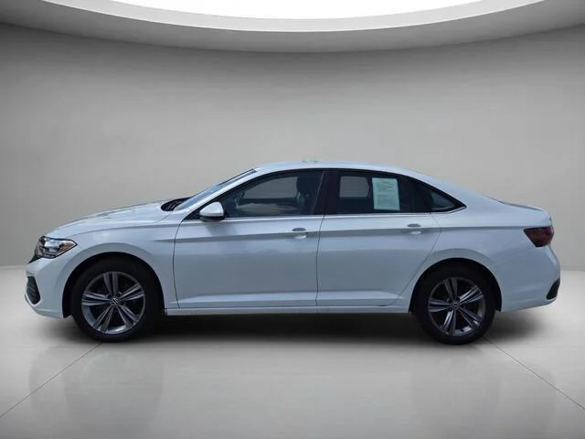 Used 2024 Opal White Pearl Volkswagen SE image 2