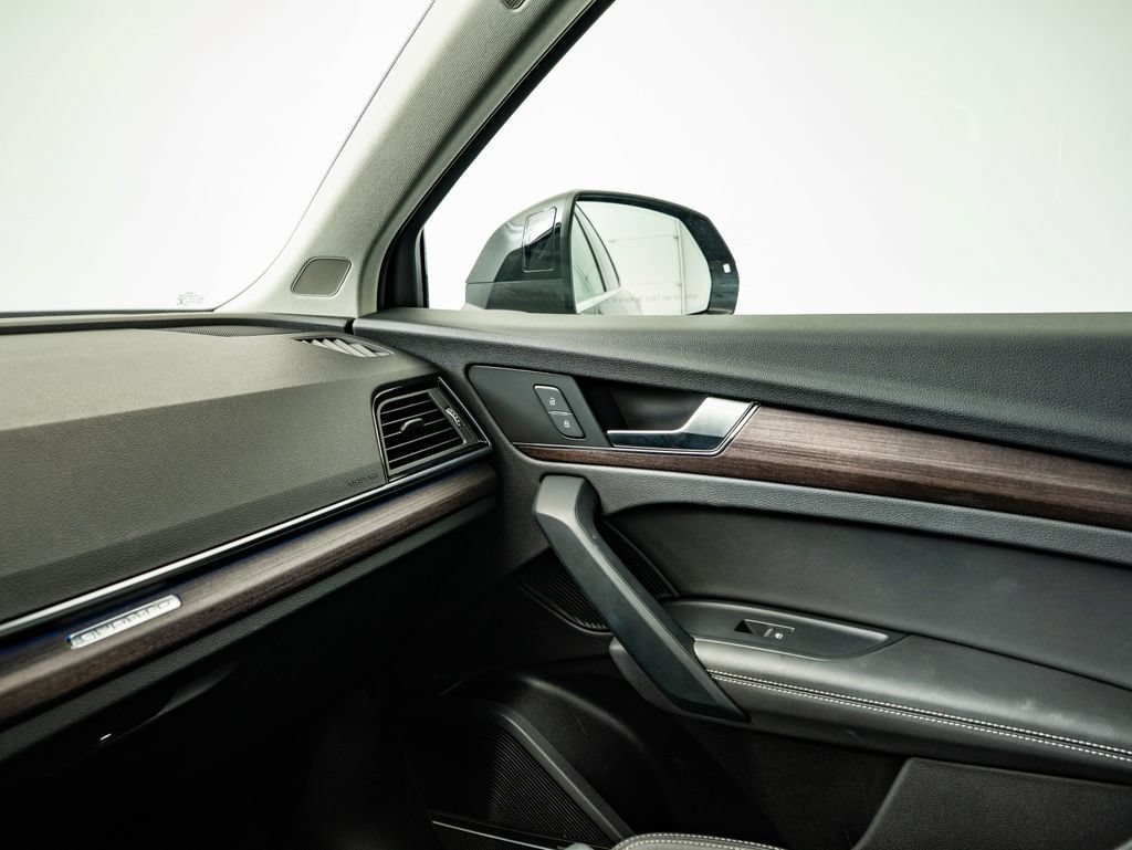 Used 2021 Mythos Black Metallic Audi 45 Prestige image 40