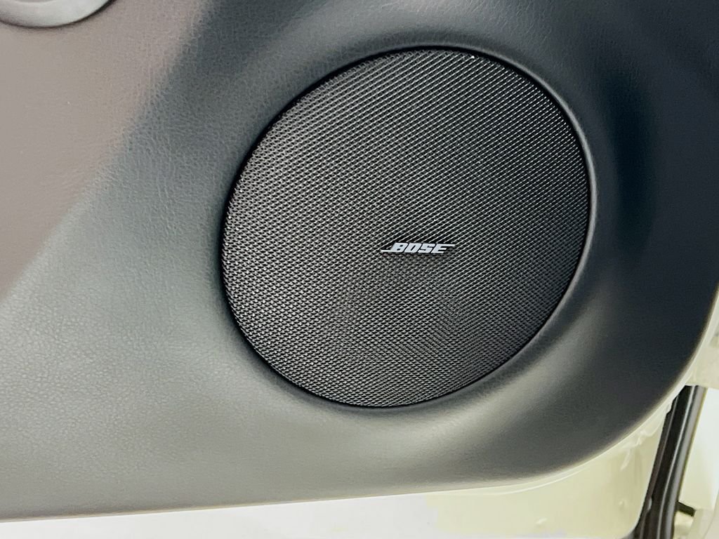 Used 2016 White Maserati Sport image 18