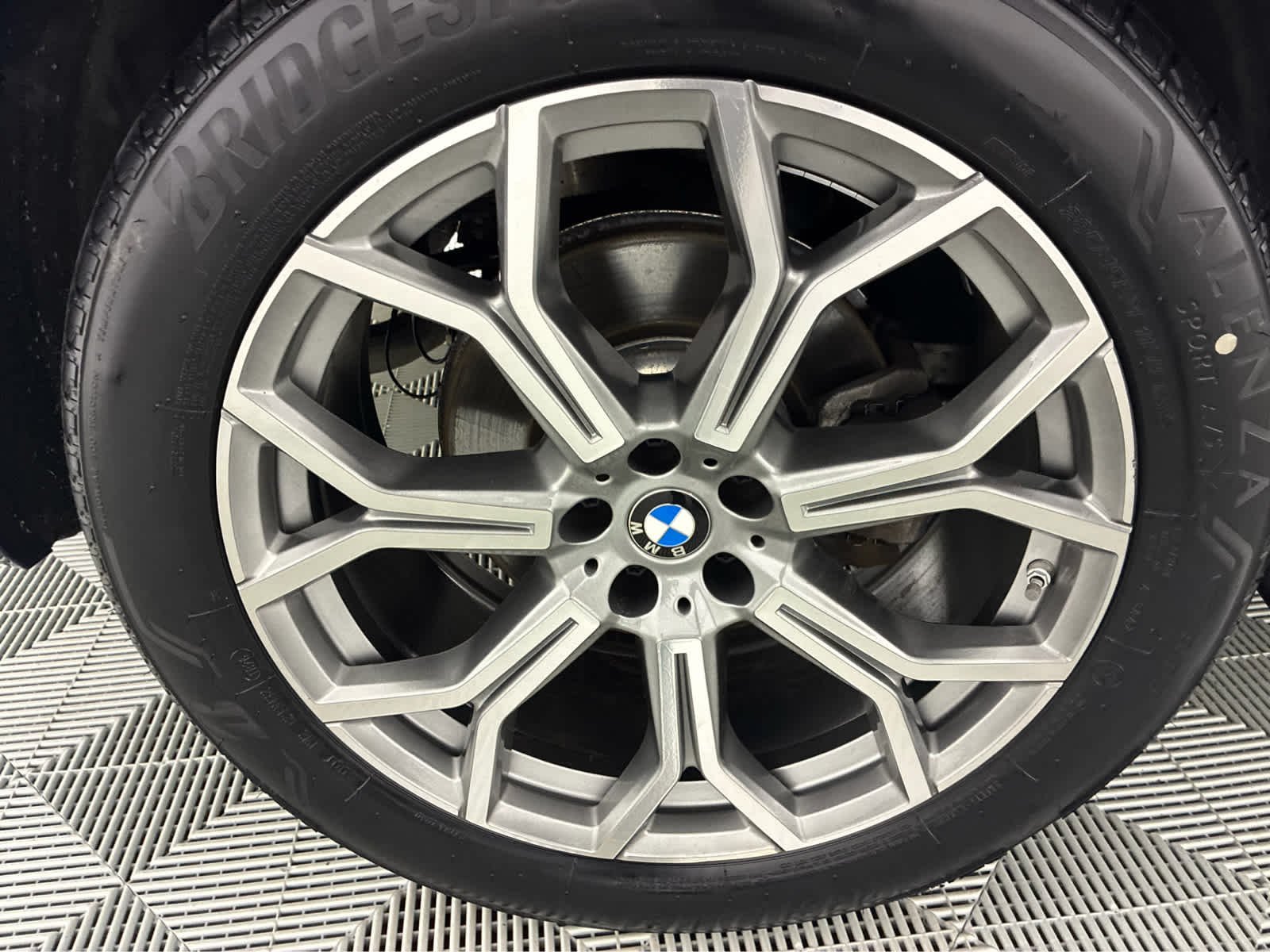 Certified Used 2024 Tanzanite Blue II Metallic BMW xDrive40i image 12