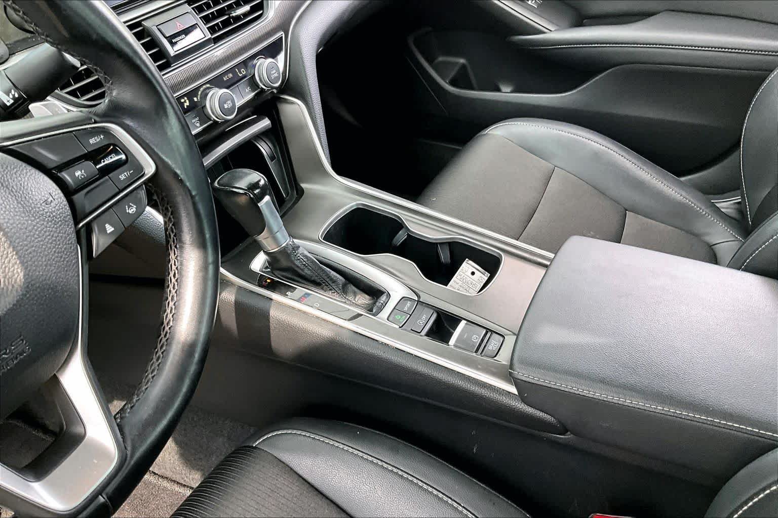 Used 2021 Lunar Silver Metallic Honda Sport image 17