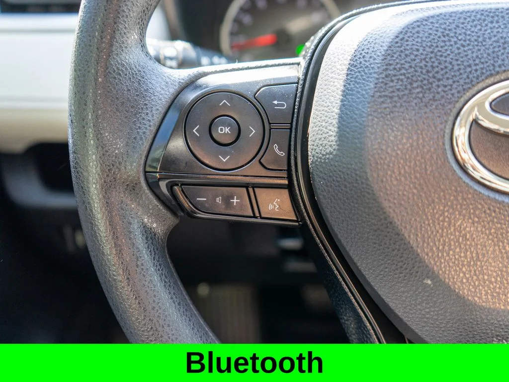 Used 2019 Silver Toyota XLE image 20