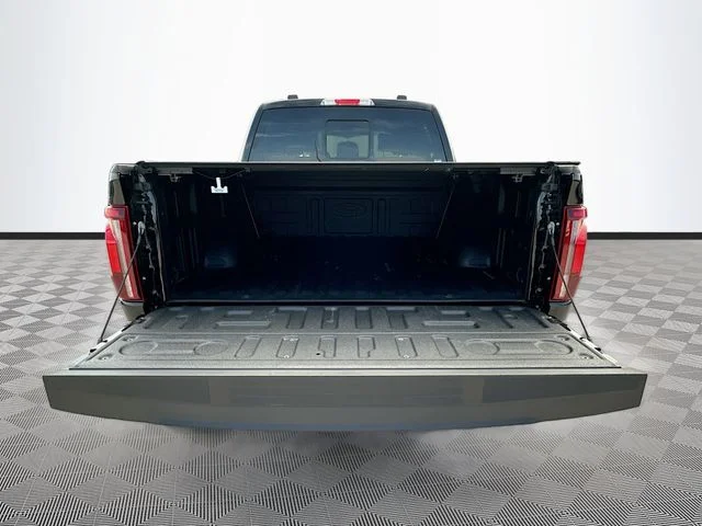 Used 2025 Black Ford Lariat image 26