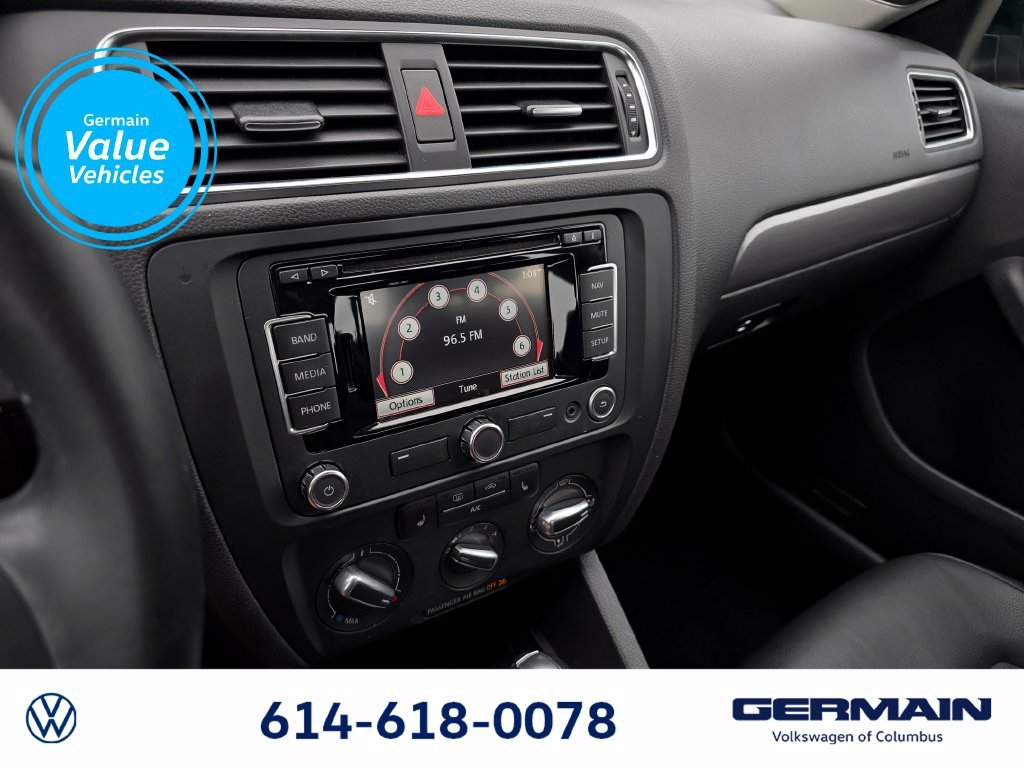 Used 2013 Black Volkswagen SEL image 23