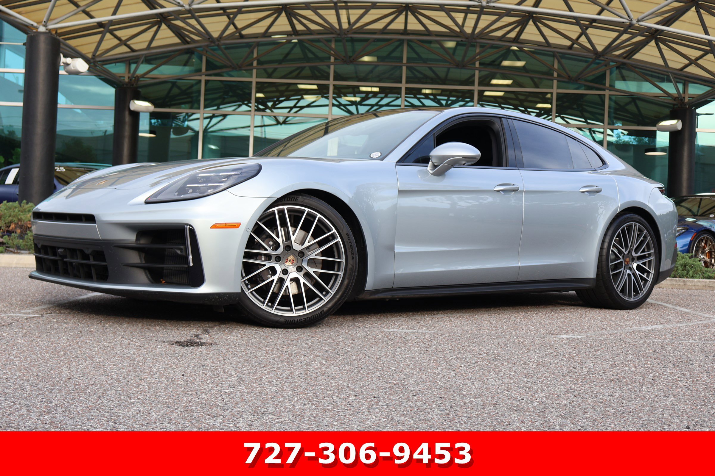 2026 Porsche Panamera 4's photo