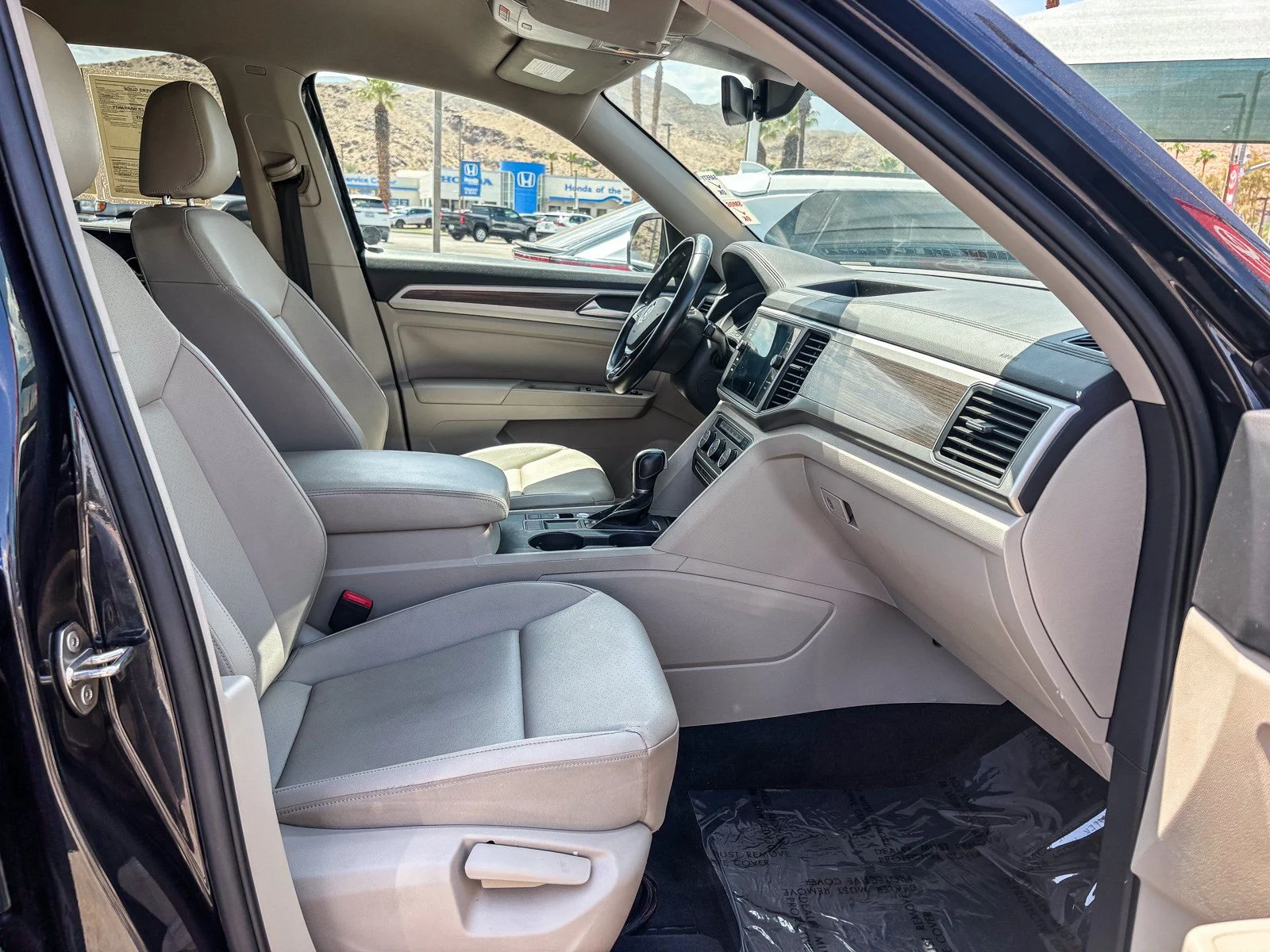 Used 2019 Pacific Blue Metallic Volkswagen 3.6L V6 SE image 18