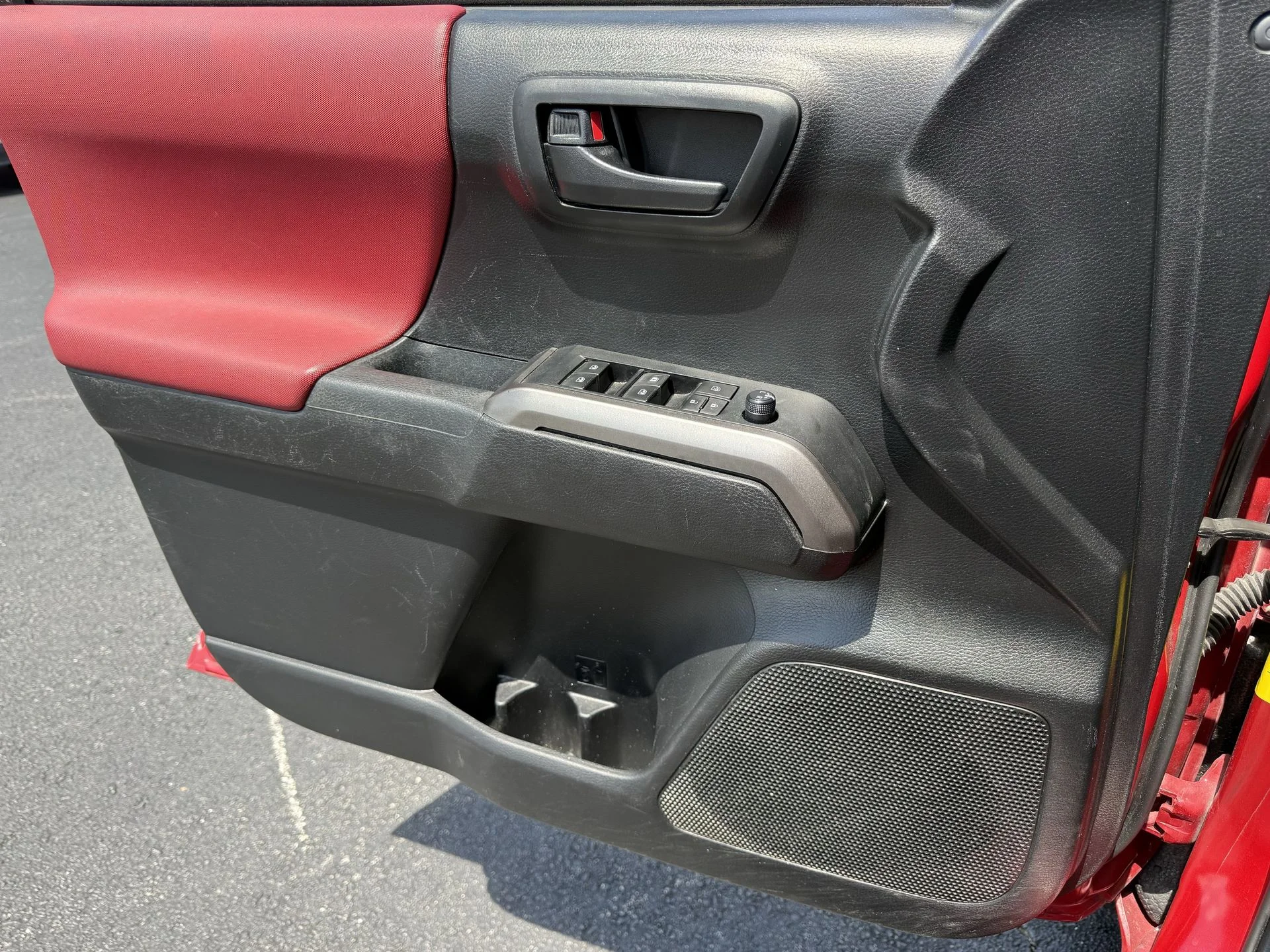 Used 2022 Barcelona Red Metallic Toyota SR5 image 9