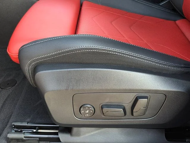 Used 2025 Red BMW xDrive28i image 11