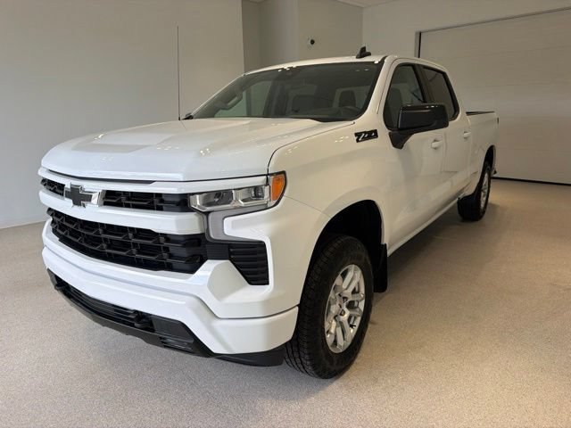 Used 2023 Summit White Chevrolet RST image 3