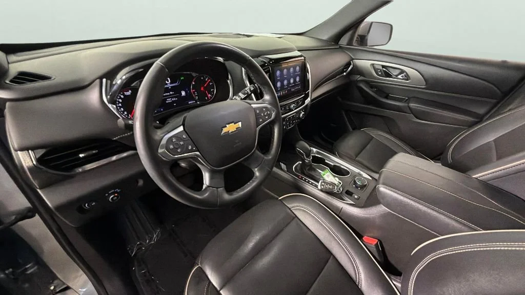 Used 2023 Sterling Gray Metallic Chevrolet Premier image 18